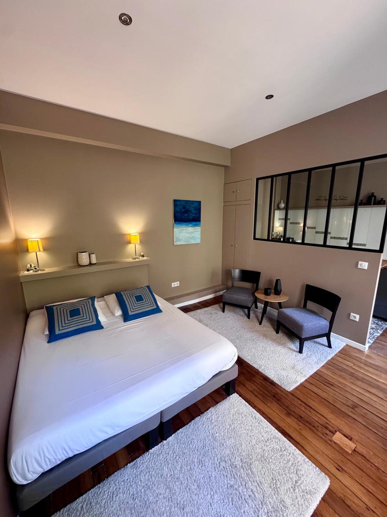 Wisteria Bed & Breakfast Fontainebleau Ruang foto